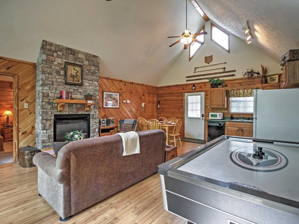Idyllic Cabin With Hot Tub Less Than 2 Mi To Dollywood! Sevierville Zewnętrze zdjęcie