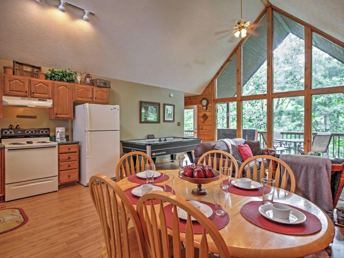 Idyllic Cabin With Hot Tub Less Than 2 Mi To Dollywood! Sevierville Zewnętrze zdjęcie