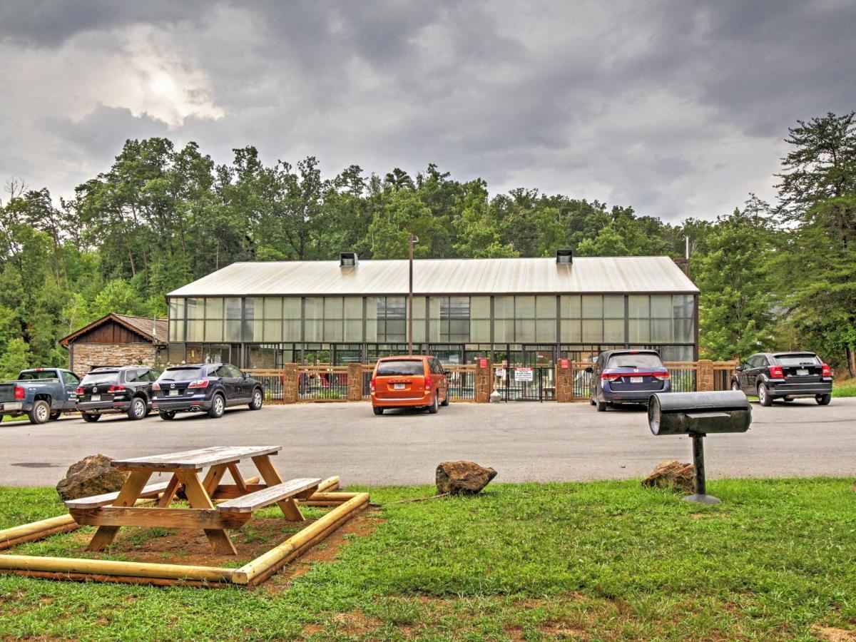 Idyllic Cabin With Hot Tub Less Than 2 Mi To Dollywood! Sevierville Zewnętrze zdjęcie