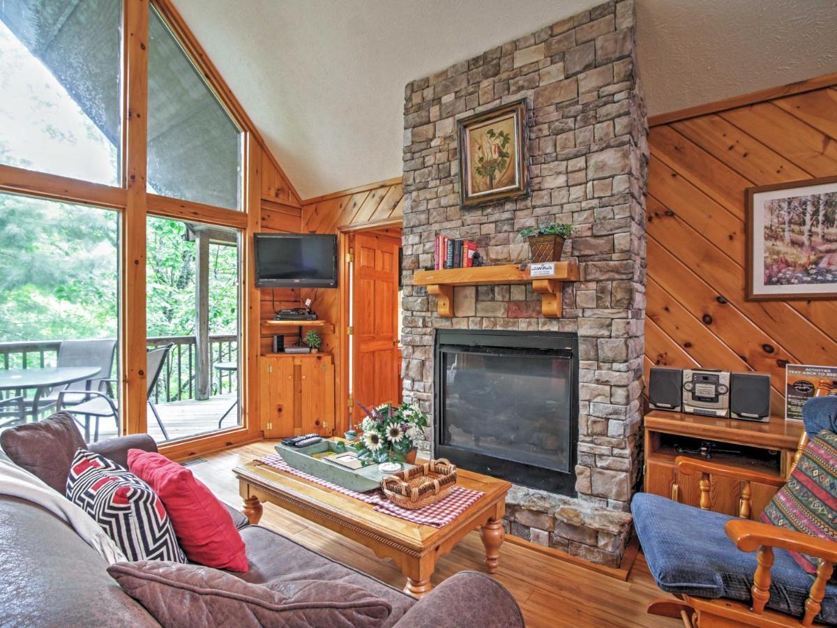 Idyllic Cabin With Hot Tub Less Than 2 Mi To Dollywood! Sevierville Zewnętrze zdjęcie